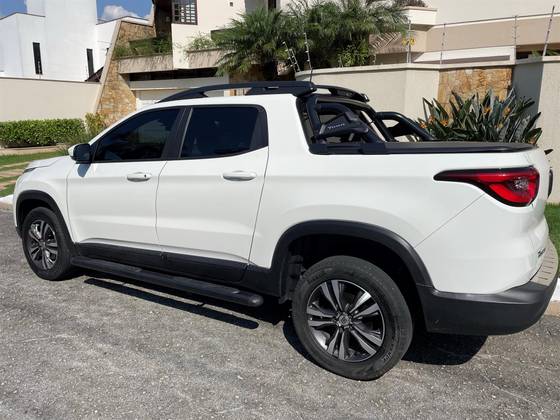 FIAT TORO 1.3 TURBO 270 FLEX FREEDOM AT6 FIAT TORO 1.3 TURBO 270 FLEX FREEDOM AT6